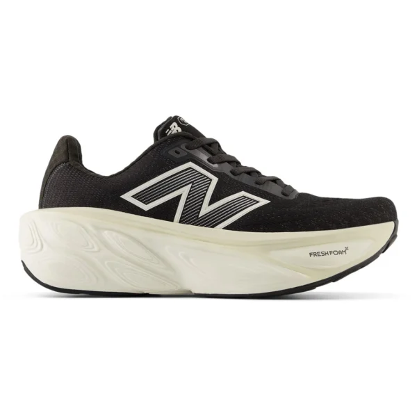 New Balance Fresh Foam More v5 black & white